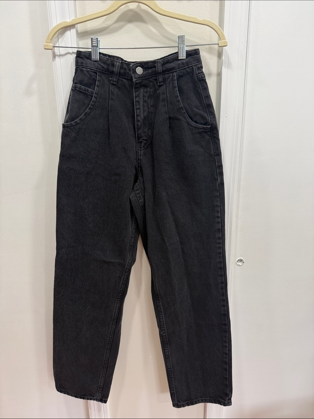 Pretty Little Thing High Rise Pleated Jeans Size 00
